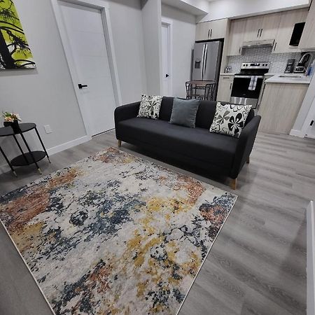 Luxury Suite In Calgary Nw Eksteriør billede