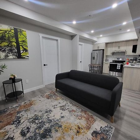 Luxury Suite In Calgary Nw Eksteriør billede