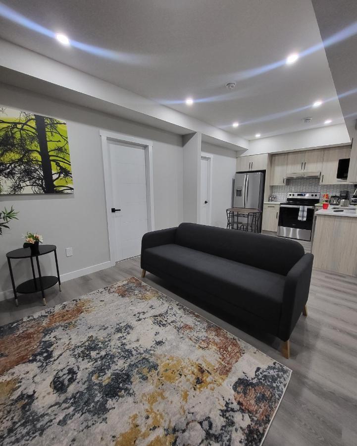 Luxury Suite In Calgary Nw Eksteriør billede