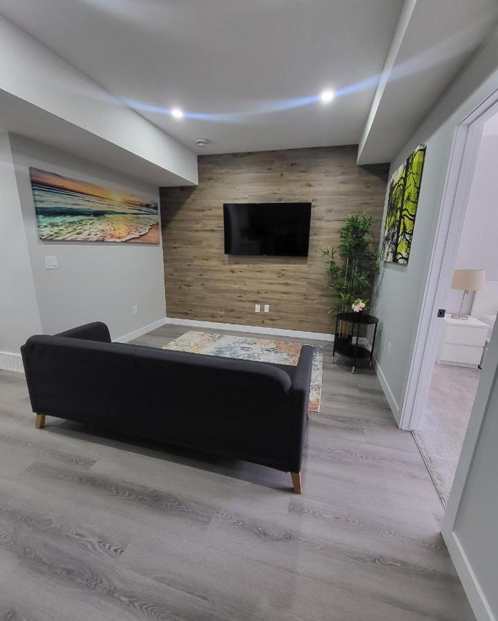 Luxury Suite In Calgary Nw Eksteriør billede