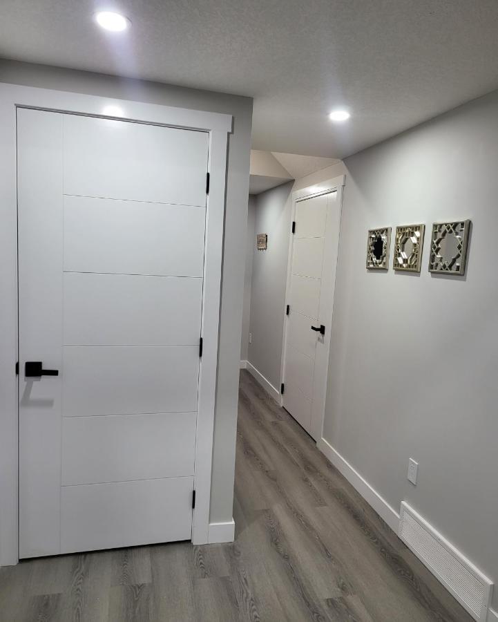 Luxury Suite In Calgary Nw Eksteriør billede