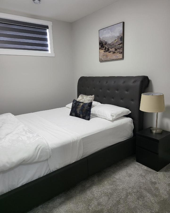 Luxury Suite In Calgary Nw Eksteriør billede