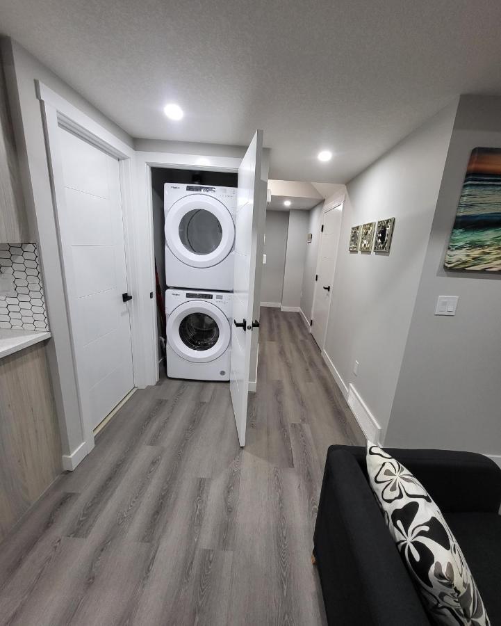Luxury Suite In Calgary Nw Eksteriør billede