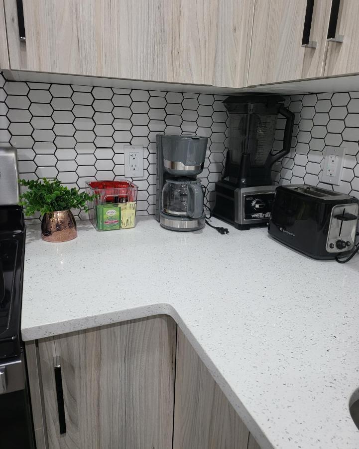 Luxury Suite In Calgary Nw Eksteriør billede