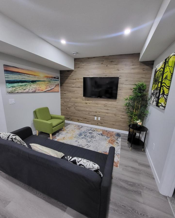 Luxury Suite In Calgary Nw Eksteriør billede